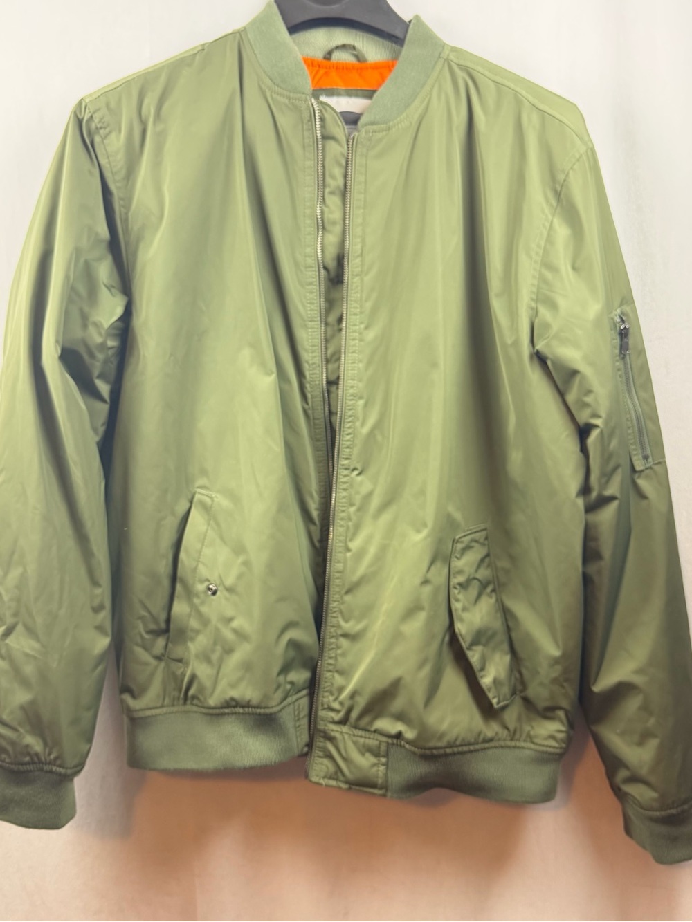 Old Navy Men’s Military Green Bomber Jacket with Orange Quilted Liner XL NEW